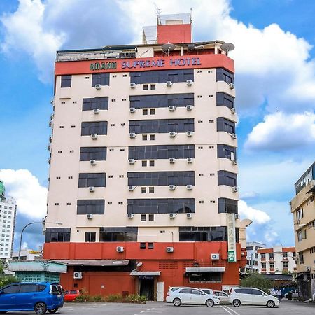 Grand Supreme Hotel Kuching Kültér fotó