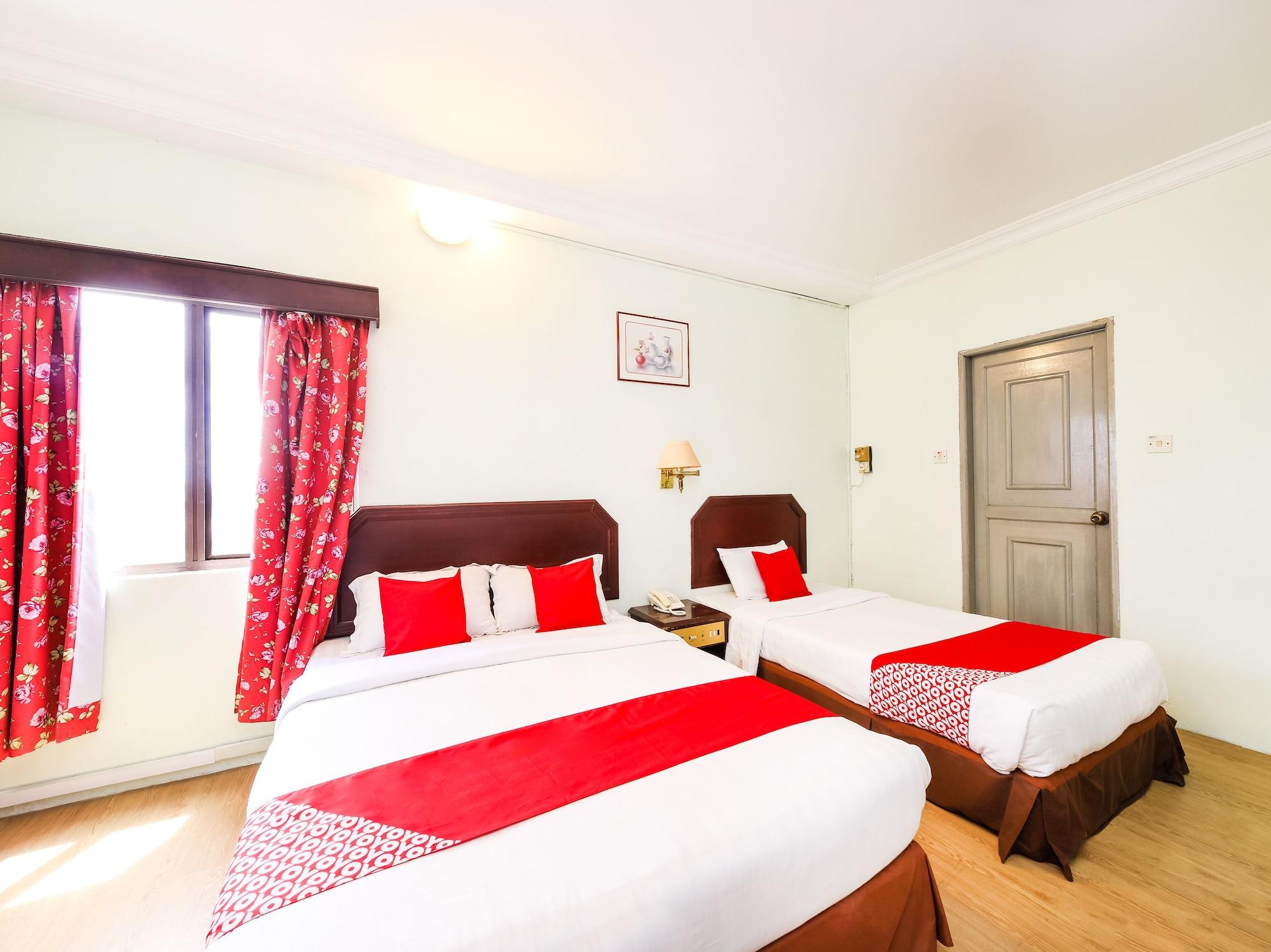 Grand Supreme Hotel Kuching Kültér fotó