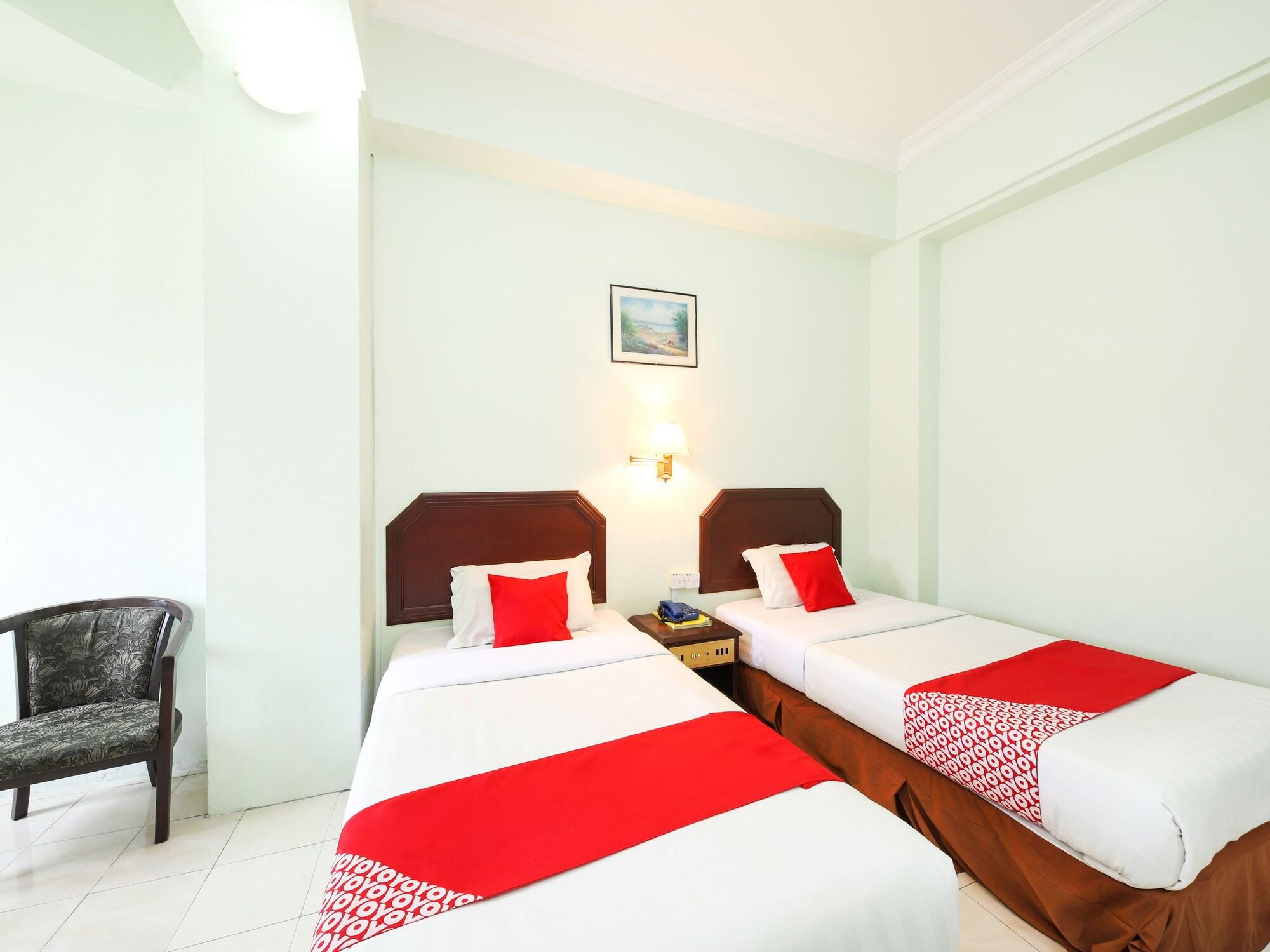 Grand Supreme Hotel Kuching Kültér fotó