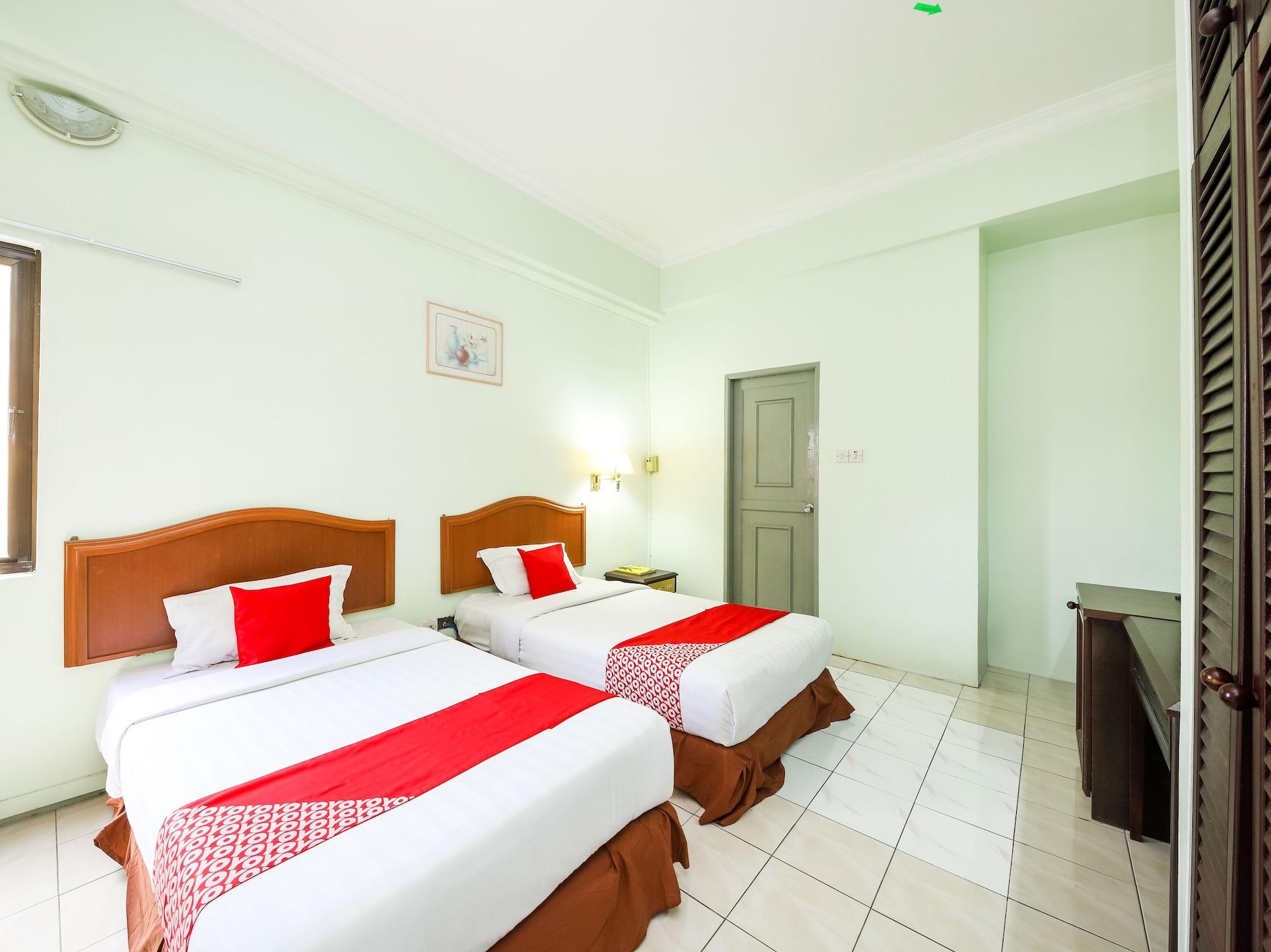 Grand Supreme Hotel Kuching Kültér fotó
