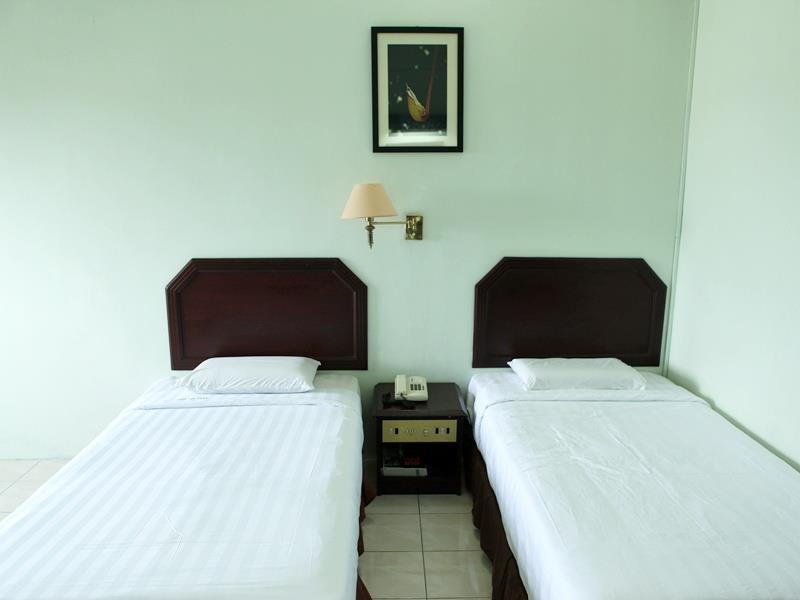 Grand Supreme Hotel Kuching Kültér fotó