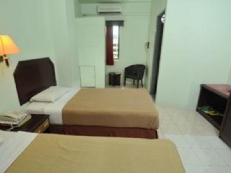 Grand Supreme Hotel Kuching Kültér fotó