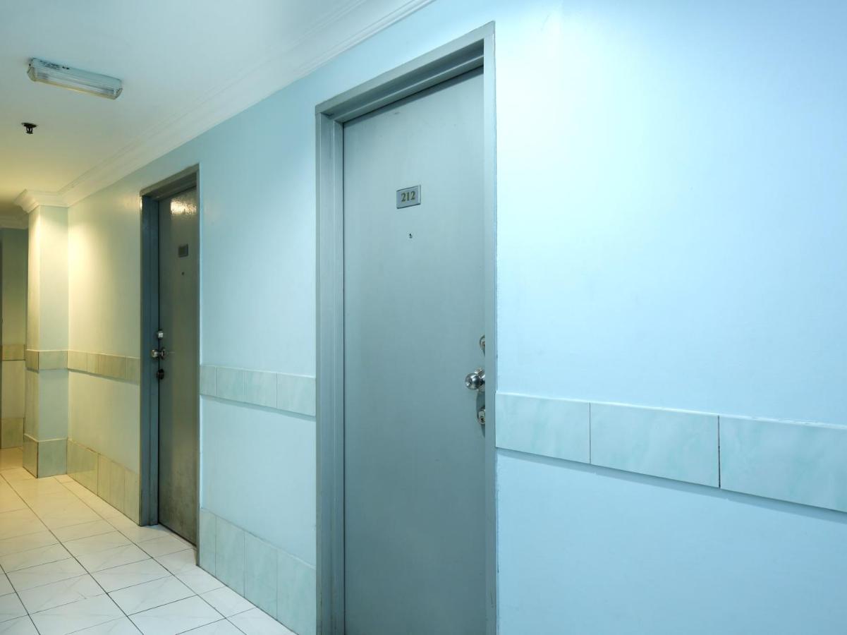 Grand Supreme Hotel Kuching Kültér fotó