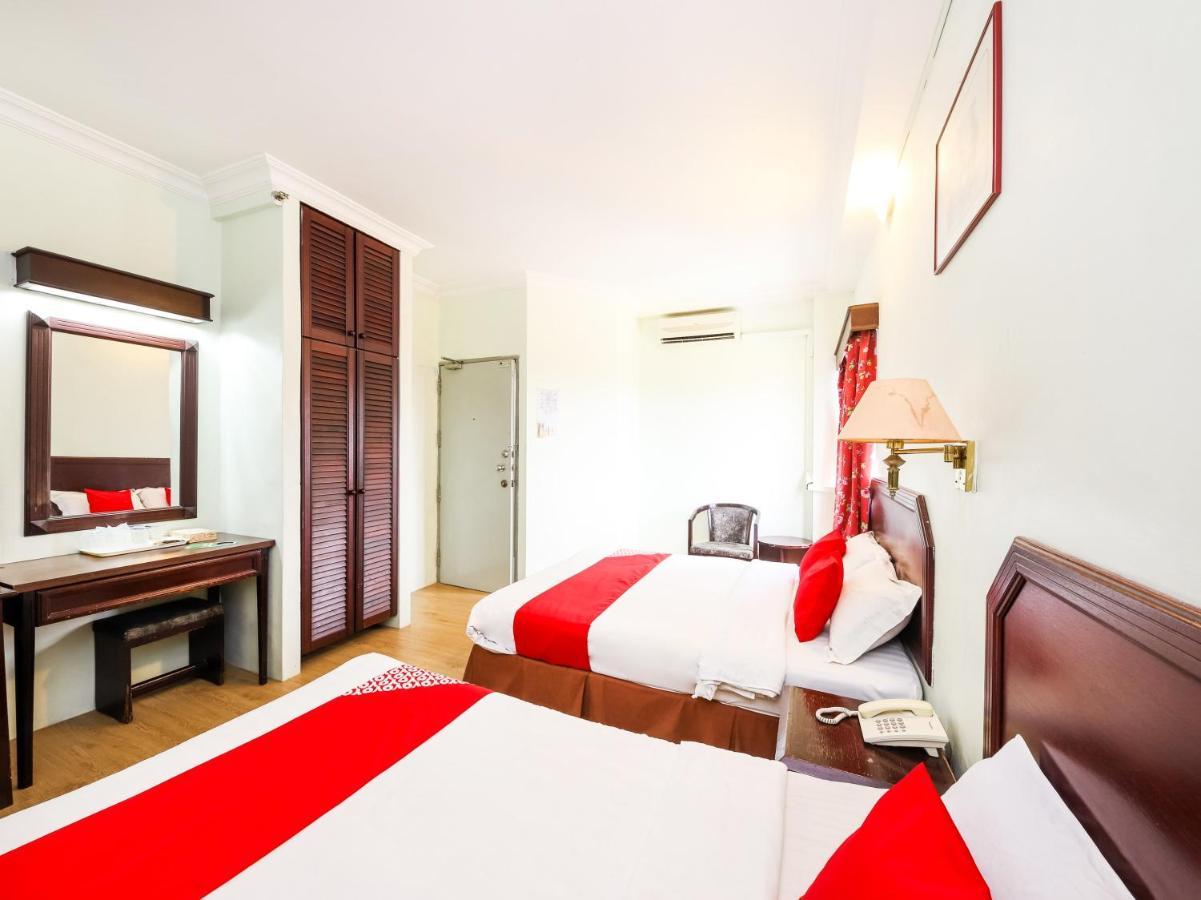 Grand Supreme Hotel Kuching Kültér fotó