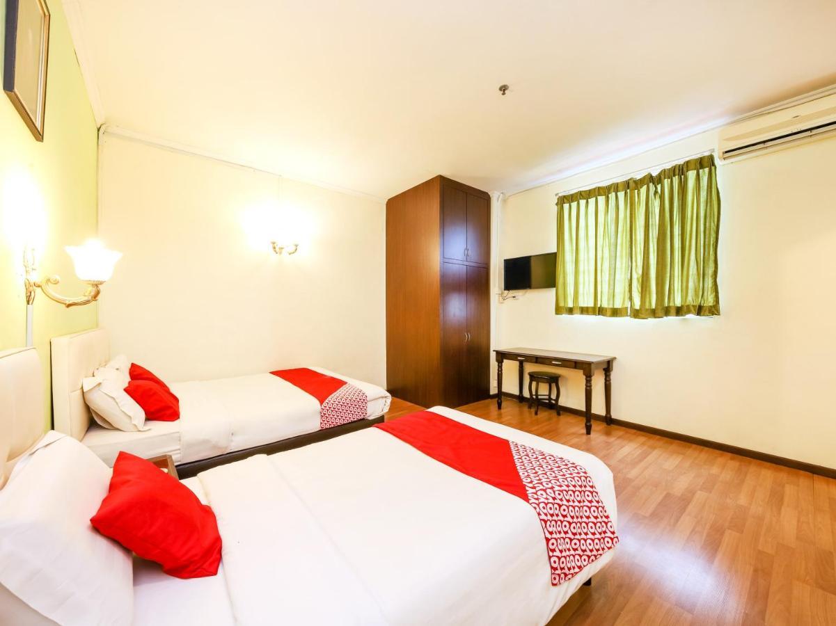 Grand Supreme Hotel Kuching Kültér fotó