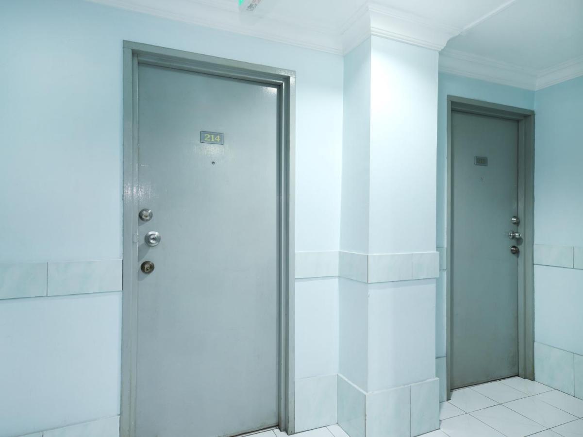 Grand Supreme Hotel Kuching Kültér fotó