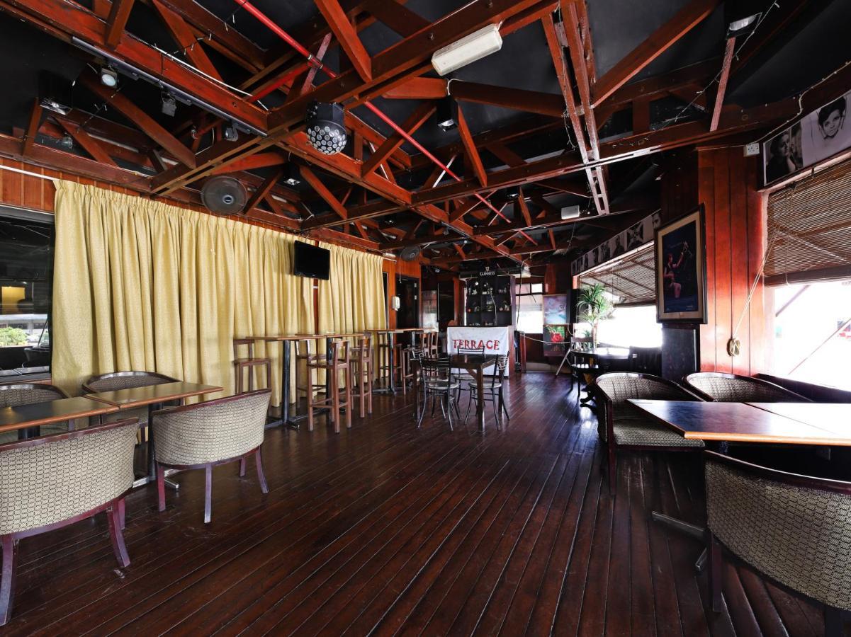 Grand Supreme Hotel Kuching Kültér fotó