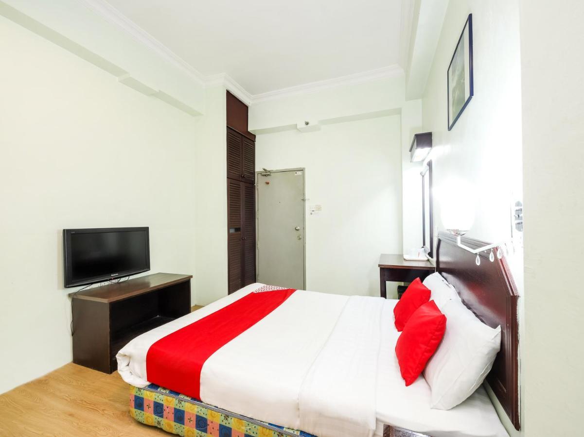 Grand Supreme Hotel Kuching Kültér fotó