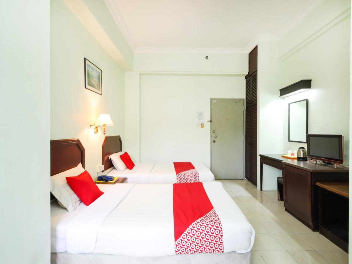 Grand Supreme Hotel Kuching Kültér fotó